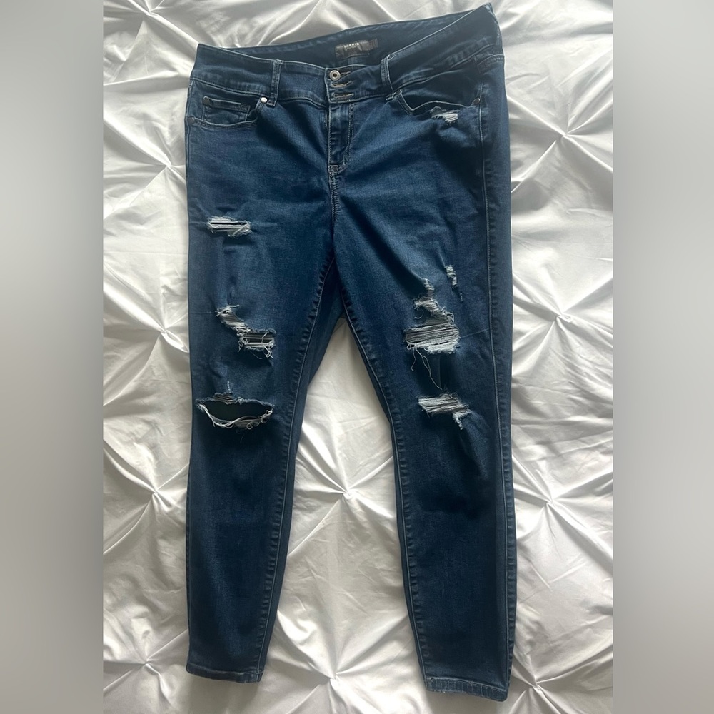 Torrid distressed straight leg jegging jeans, size 16R
